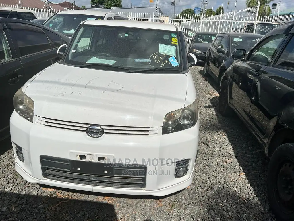 Toyota Corolla Rumion 2010 White