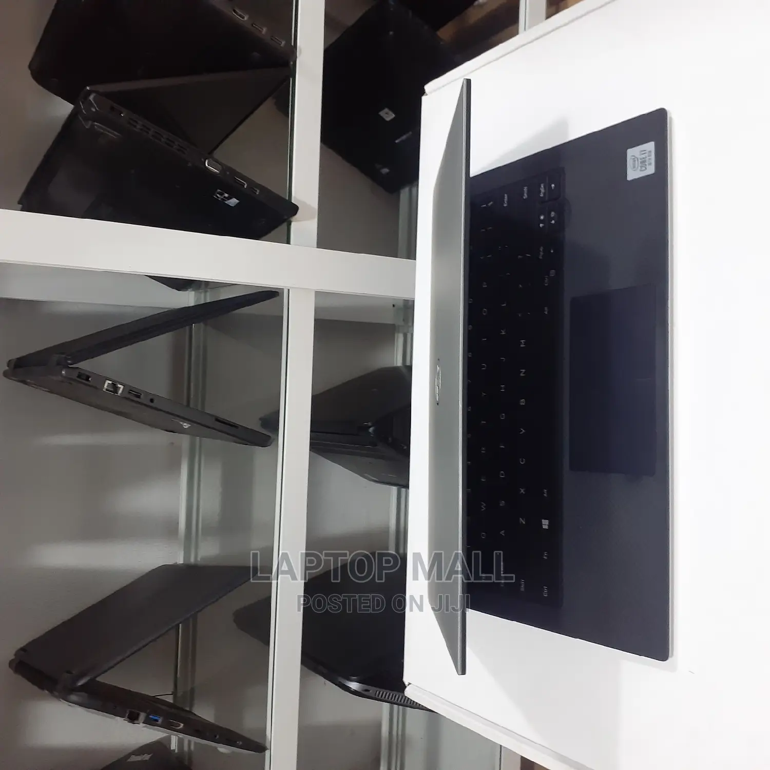 New Laptop Dell XPS 13 7390 16GB Intel Core I7 SSD 1T