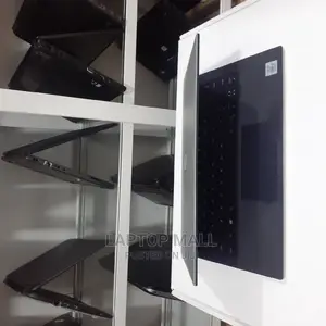 New Laptop Dell XPS 13 7390 16GB Intel Core I7 SSD 1T
