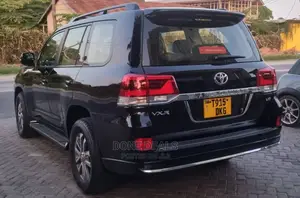 Toyota Land Cruiser 2017 Black