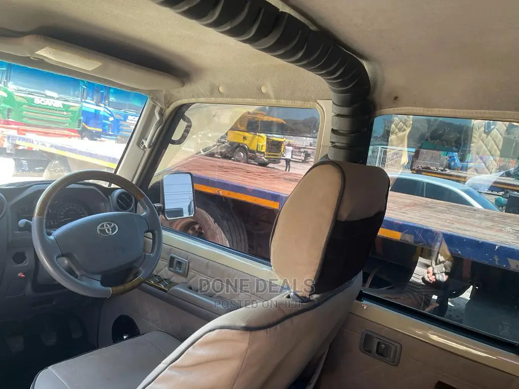 Toyota Land Cruiser 2016 Beige
