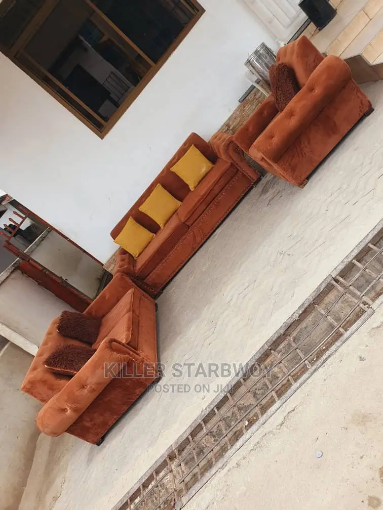 Sofa Classic Kabisa Bei 360,000/=Tsh