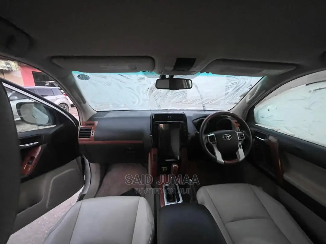 Toyota Land Cruiser Prado 2.7 2018 White
