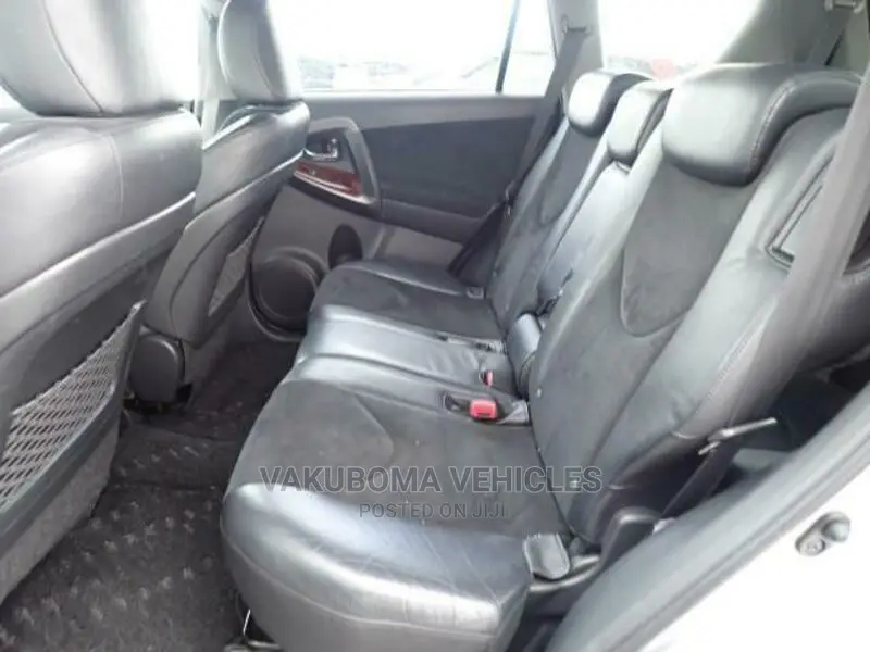 Toyota Vanguard 2008 Silver