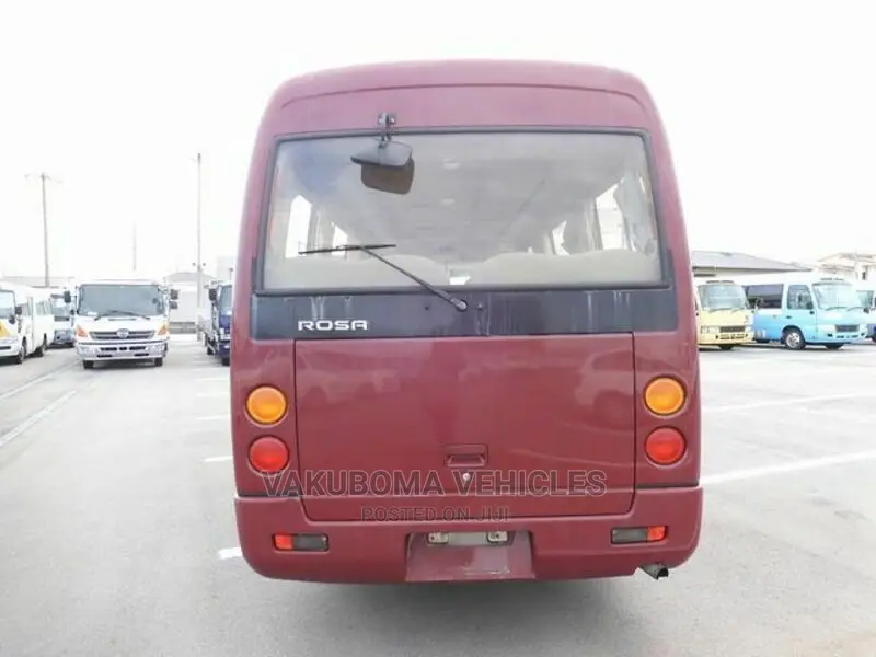 Mitsubishi Fuso Rosa 2000 Red