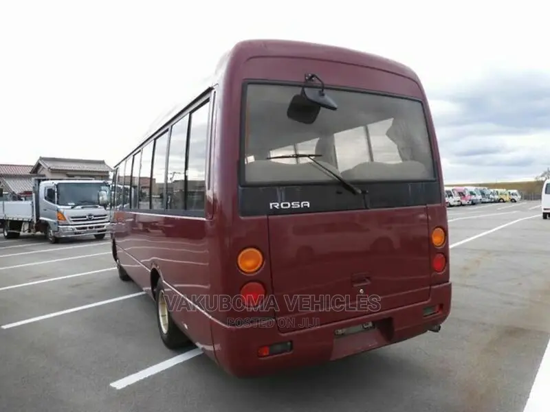 Mitsubishi Fuso Rosa 2000 Red