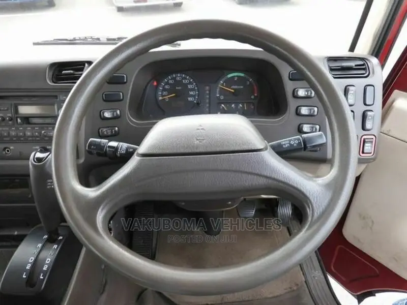 Mitsubishi Fuso Rosa 2000 Red