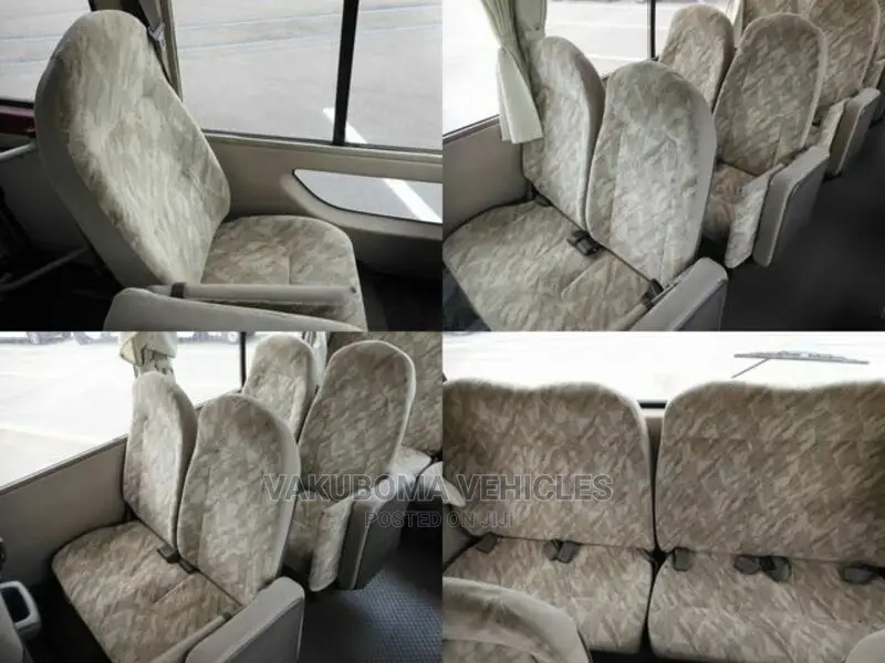 Mitsubishi Fuso Rosa 2000 Red