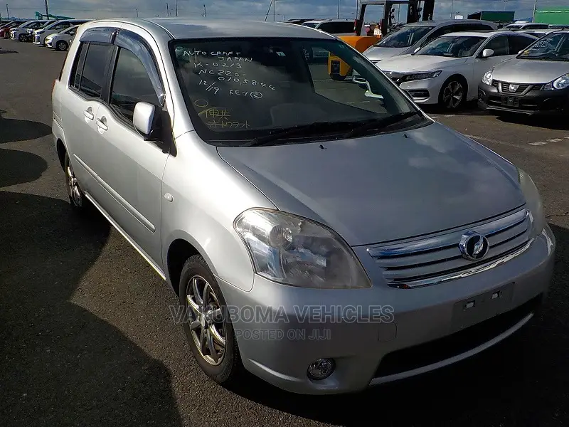 Toyota Raum 2007 Silver
