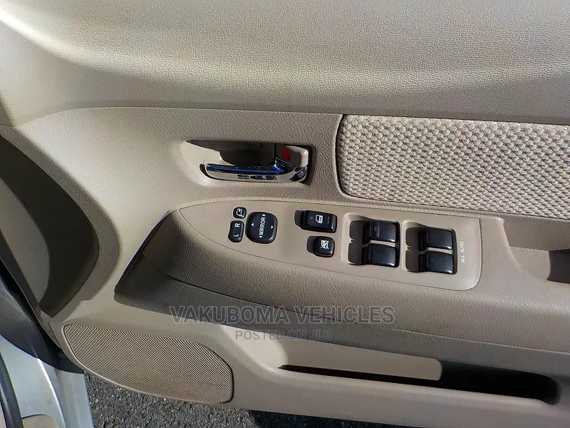 Toyota Raum 2007 Silver