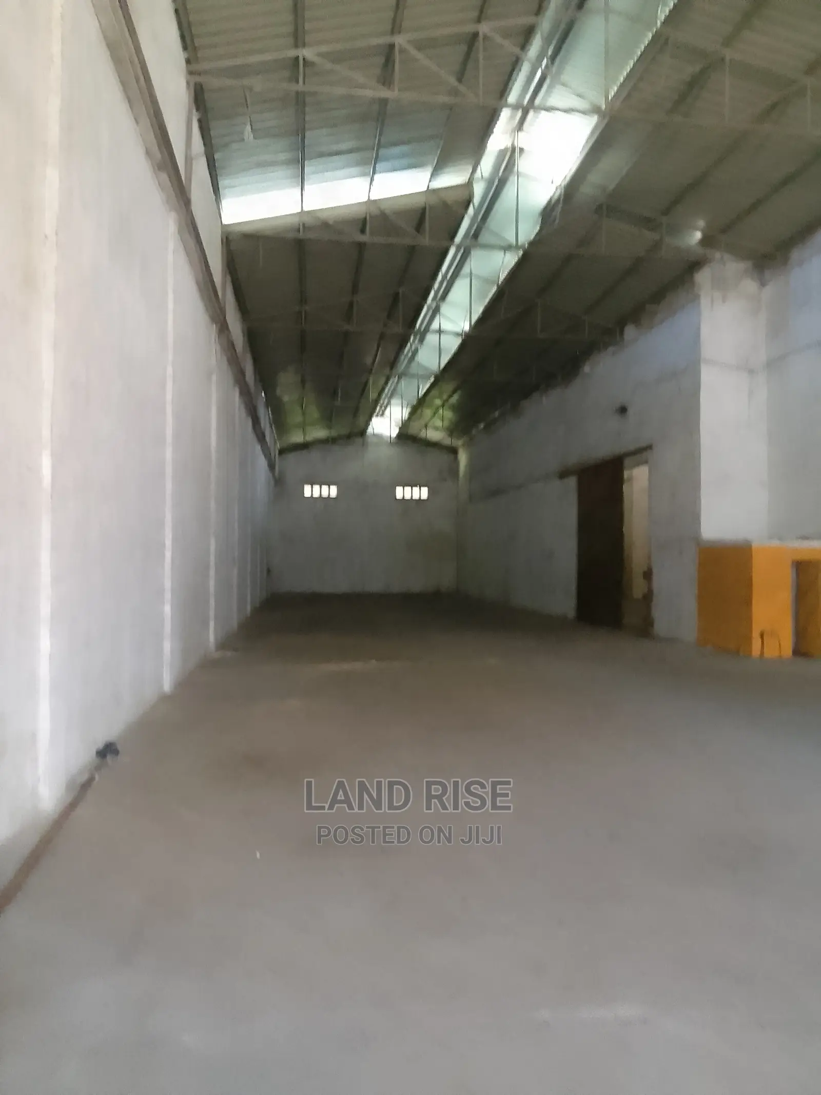 Warehouse in Chan'gombe