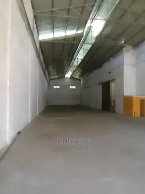 Warehouse in Chan'gombe