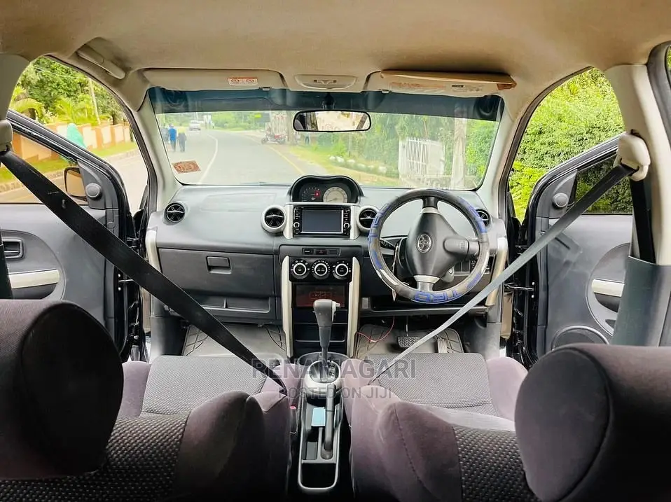 Toyota IST 2005 Black
