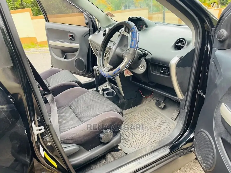 Toyota IST 2005 Black