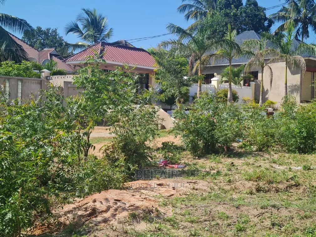 Kiwanja Kinauzwa Mivumoni