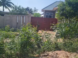 Kiwanja Kinauzwa Mivumoni