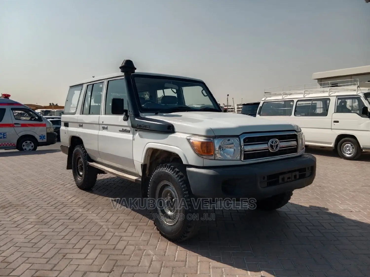 Toyota Land Cruiser 2015 White