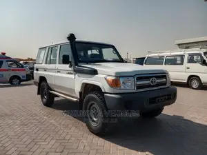 Toyota Land Cruiser 2015 White