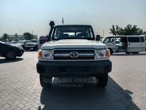 Toyota Land Cruiser 2015 White