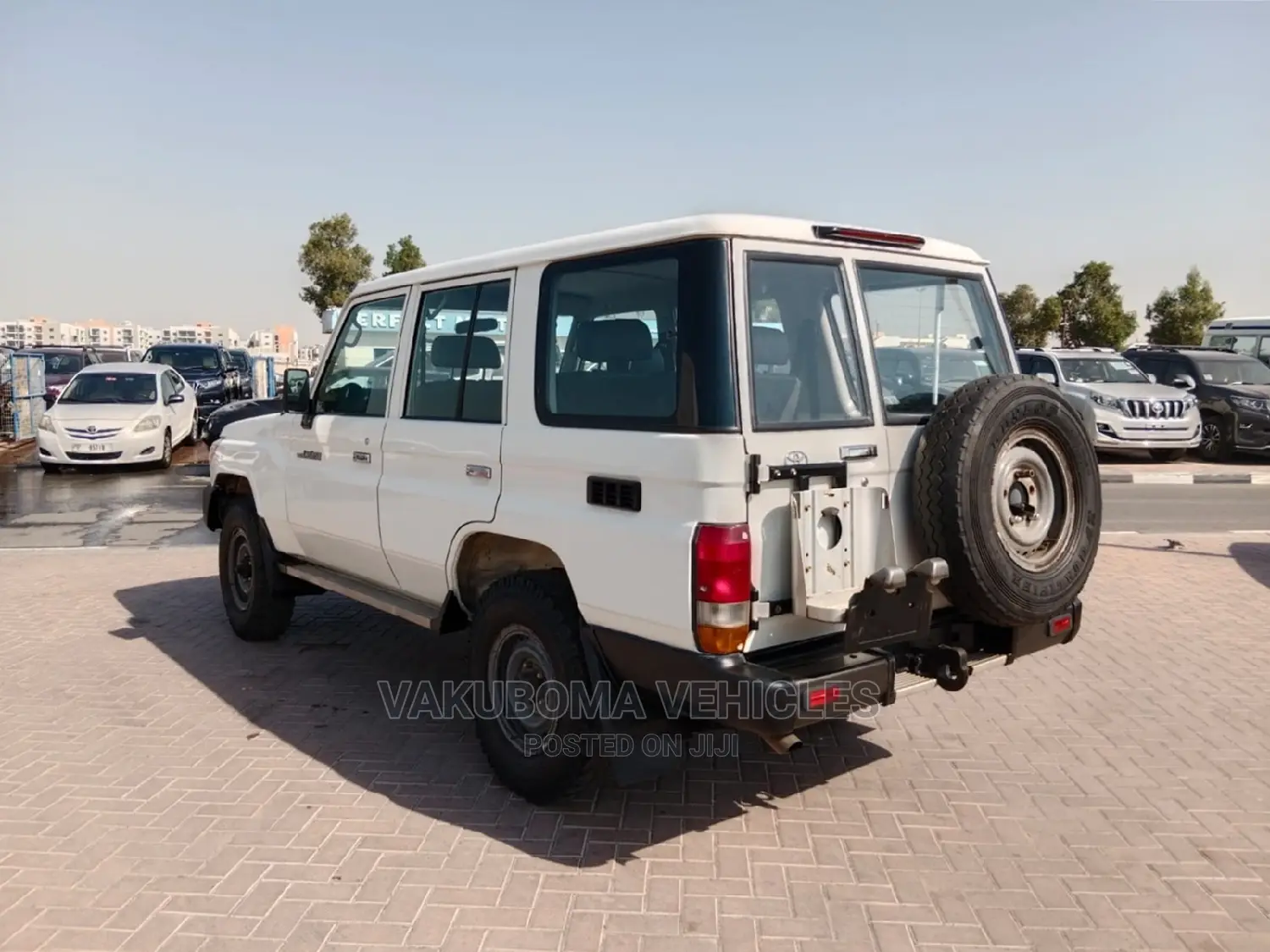 Toyota Land Cruiser 2015 White