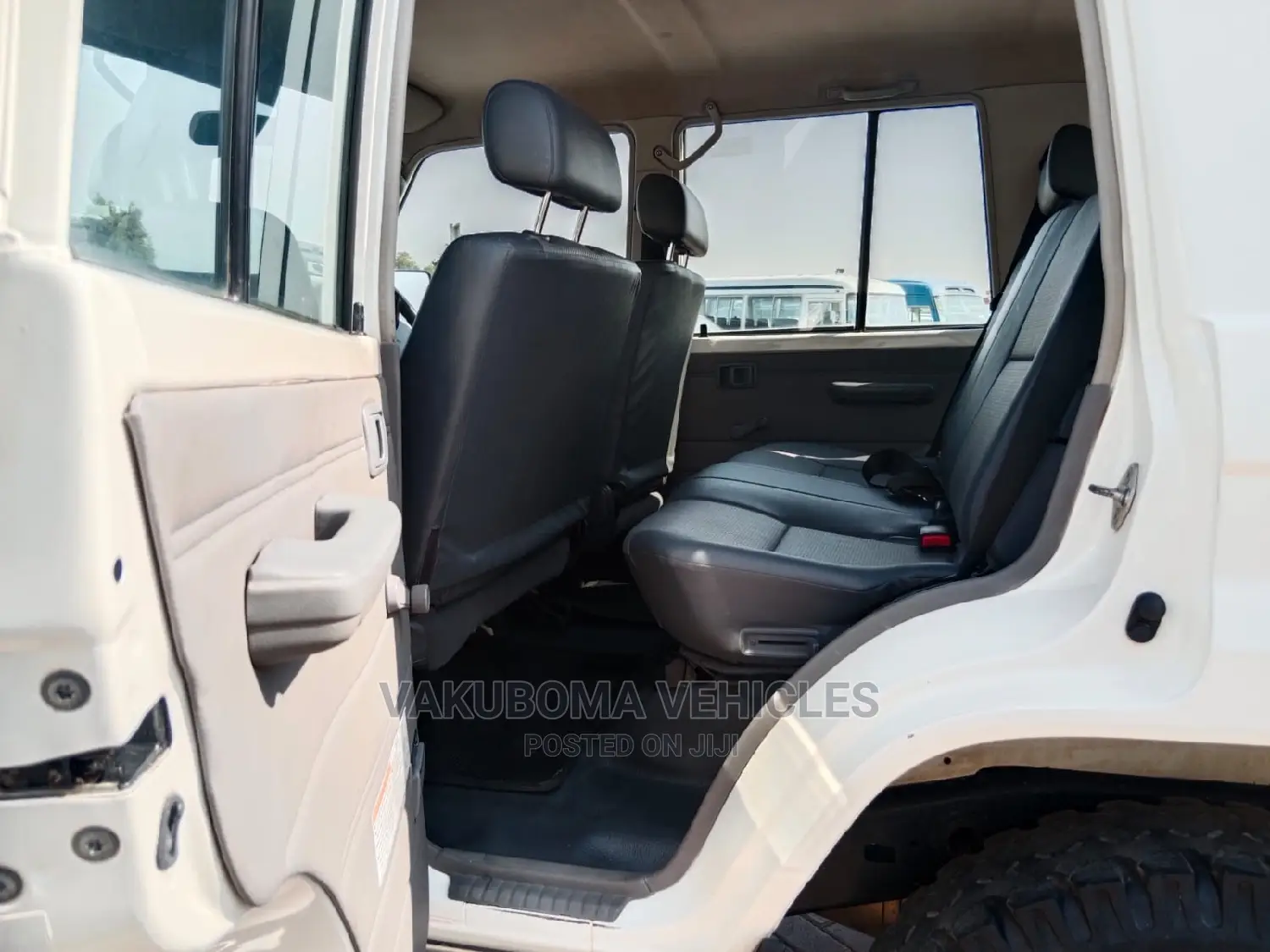 Toyota Land Cruiser 2015 White