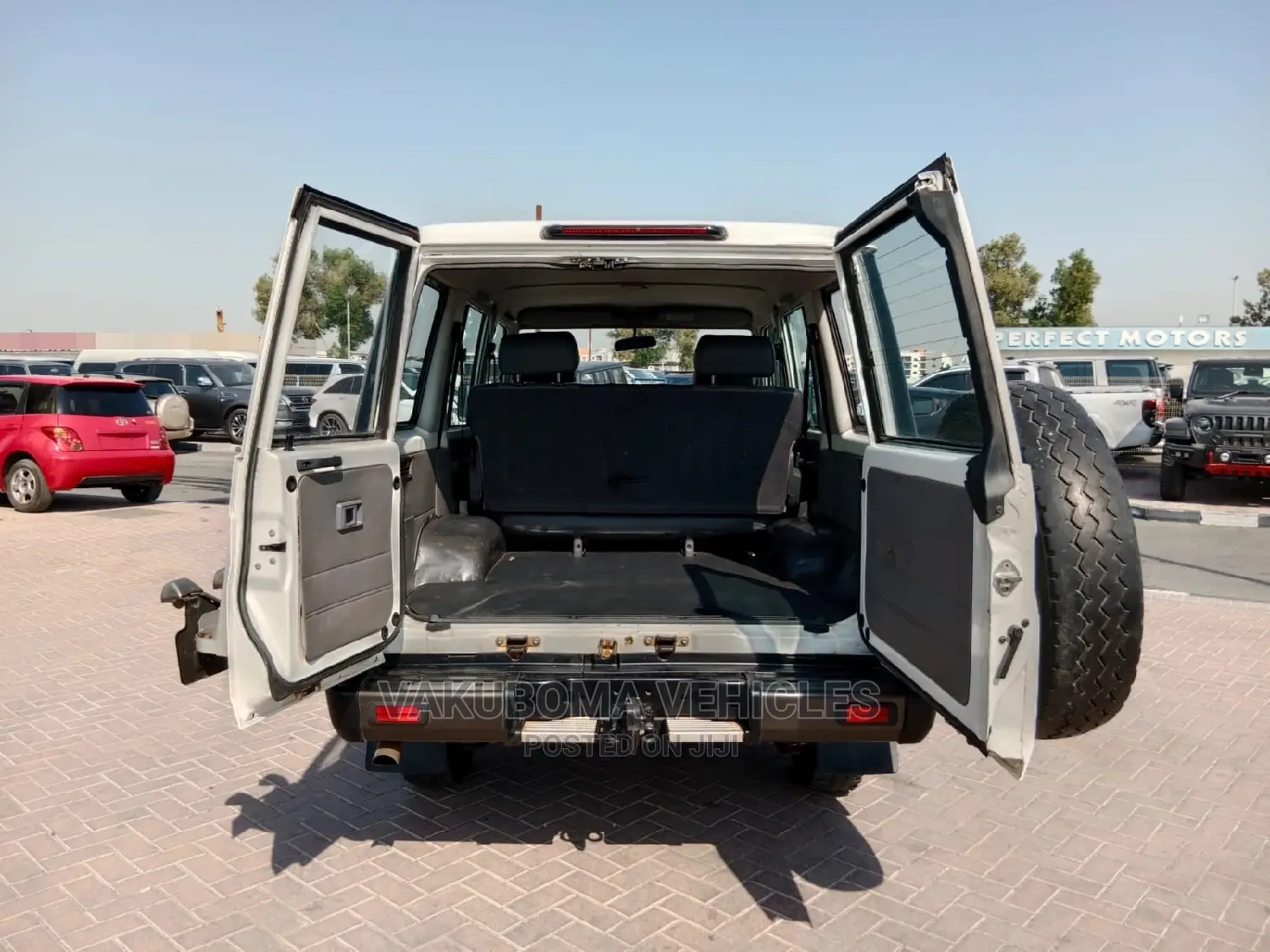 Toyota Land Cruiser 2015 White