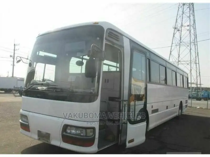 Isuzu Executive Bus 2001 Silver
