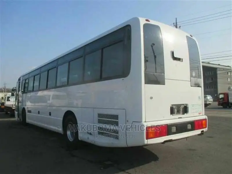 Isuzu Executive Bus 2001 Silver