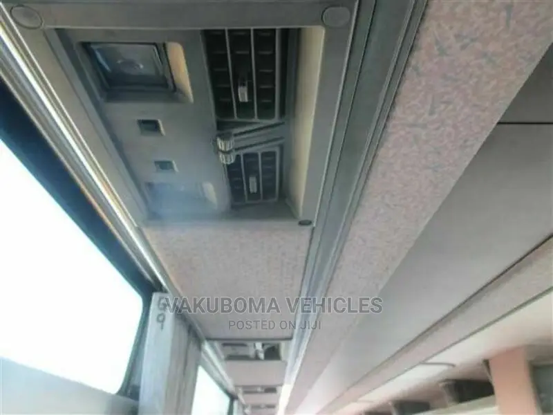 Isuzu Executive Bus 2001 Silver