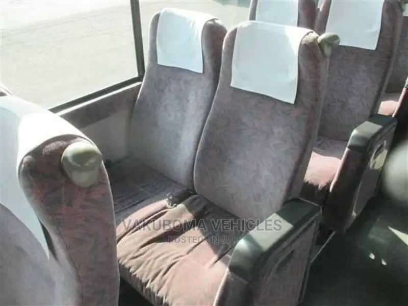 Isuzu Executive Bus 2001 Silver