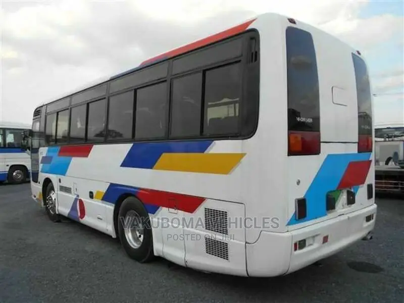 Isuzu Executive Bus 1998 White