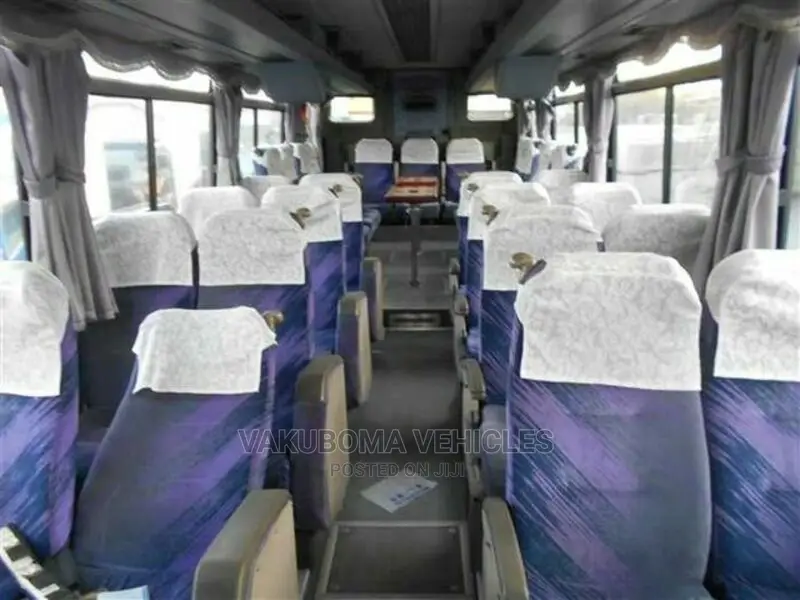 Isuzu Executive Bus 1998 White