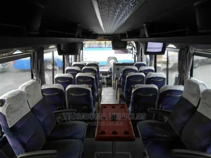 Isuzu Executive Bus 1998 White