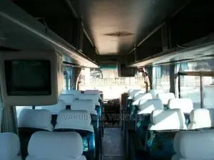 Isuzu Executive Bus 1989 White