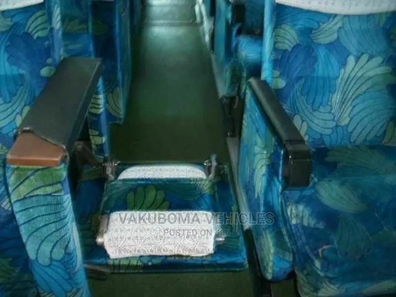 Isuzu Executive Bus 1989 White