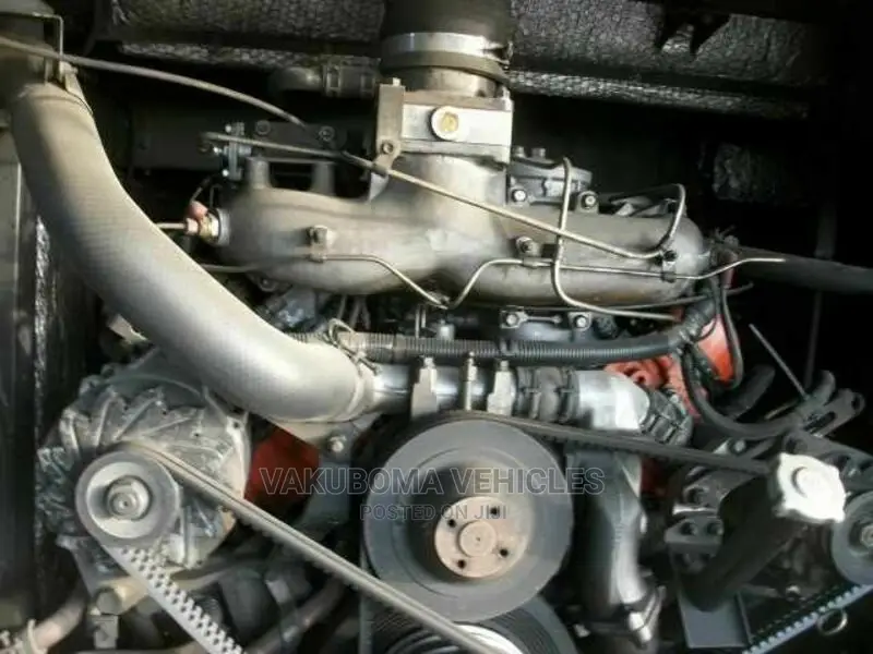 Isuzu Executive Bus 1989 White