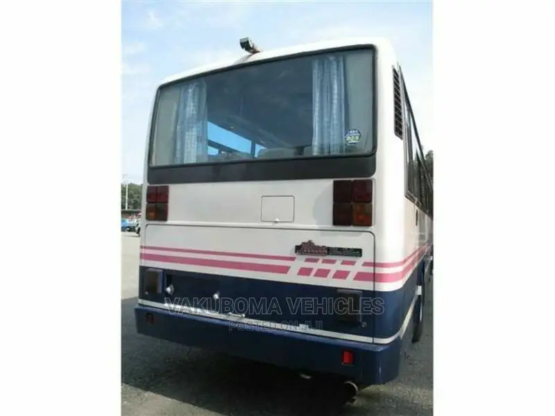 Isuzu Executive Bus 1988 White