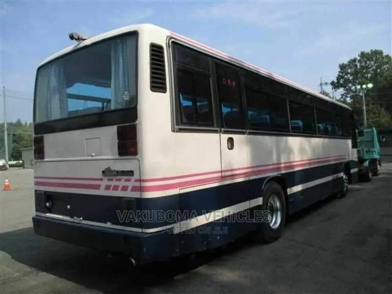 Isuzu Executive Bus 1988 White