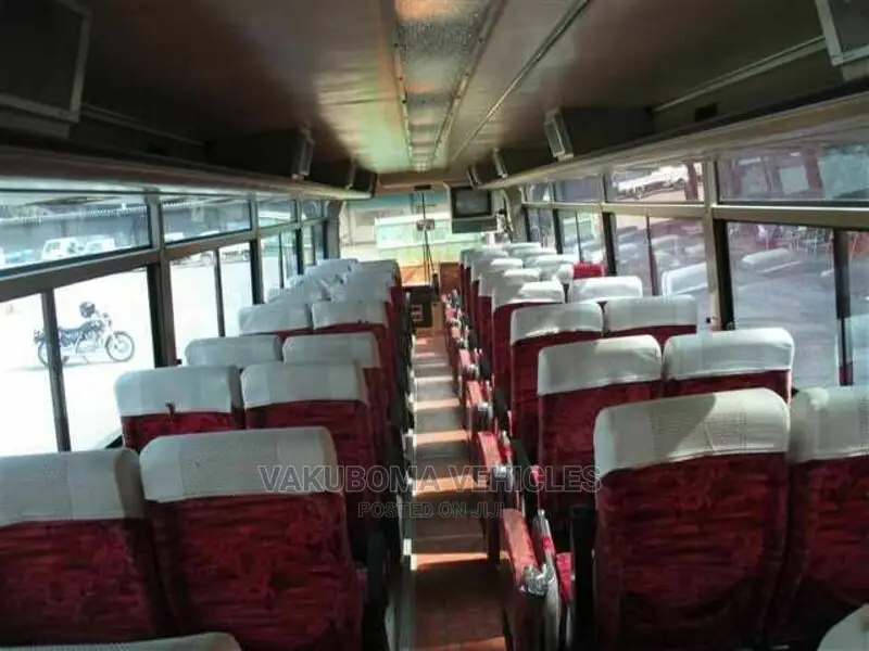 Isuzu Executive Bus 1988 White