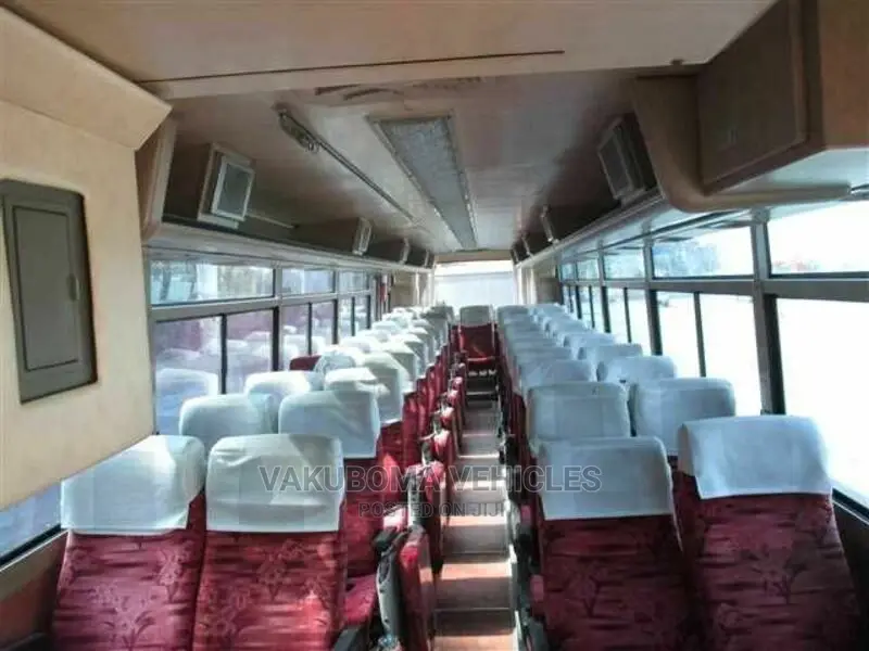 Isuzu Executive Bus 1988 White