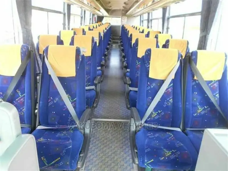 Isuzu Executive Bus 2006 White