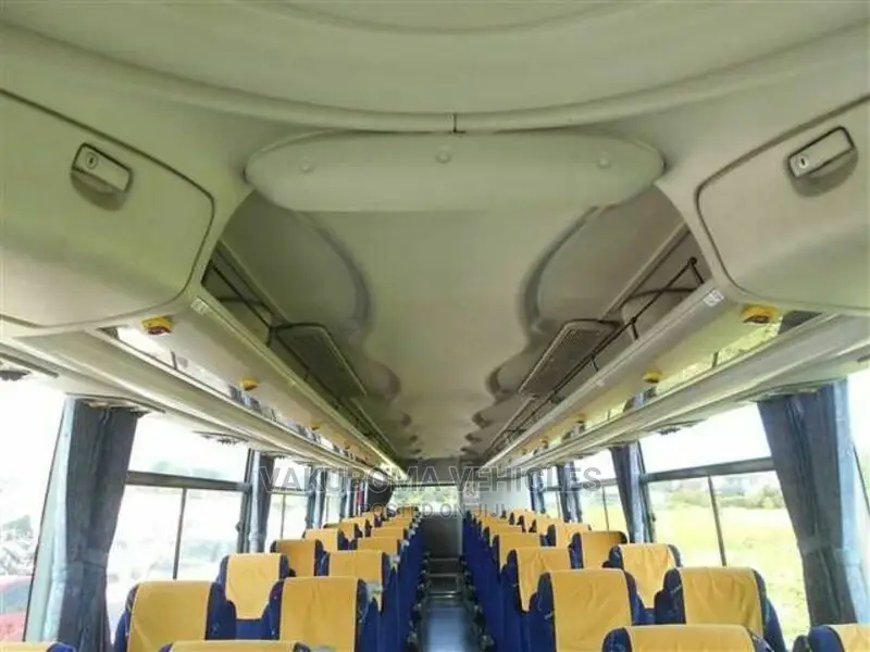 Isuzu Executive Bus 2006 White