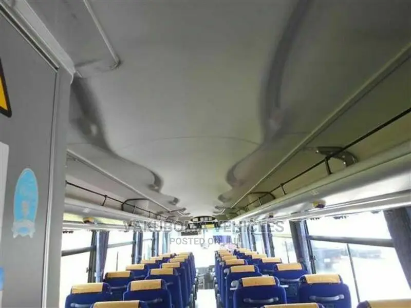 Isuzu Executive Bus 2006 White