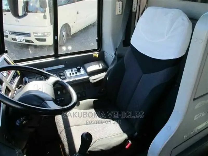 Isuzu Executive Bus 2009 White