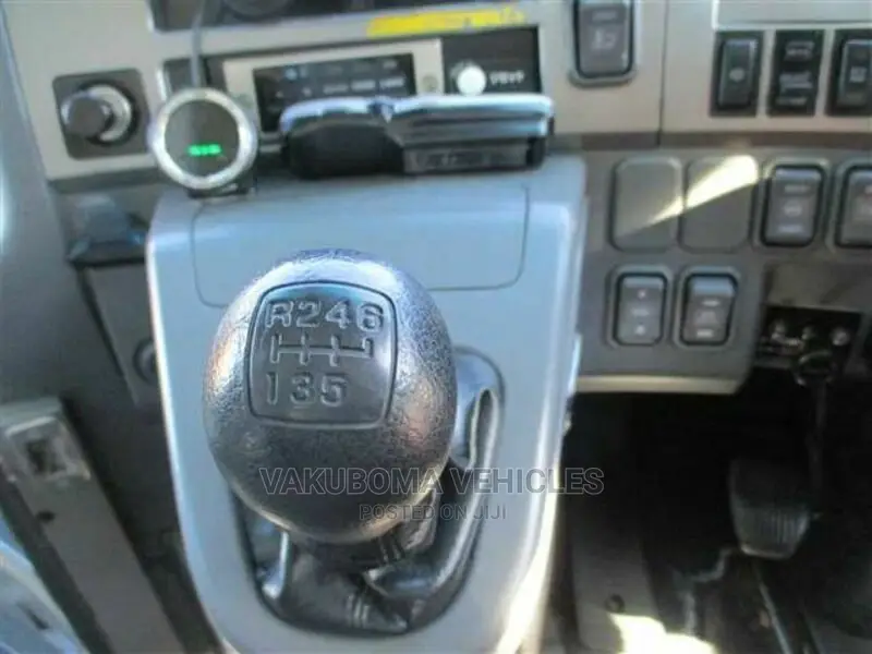 Isuzu Executive Bus 2009 White