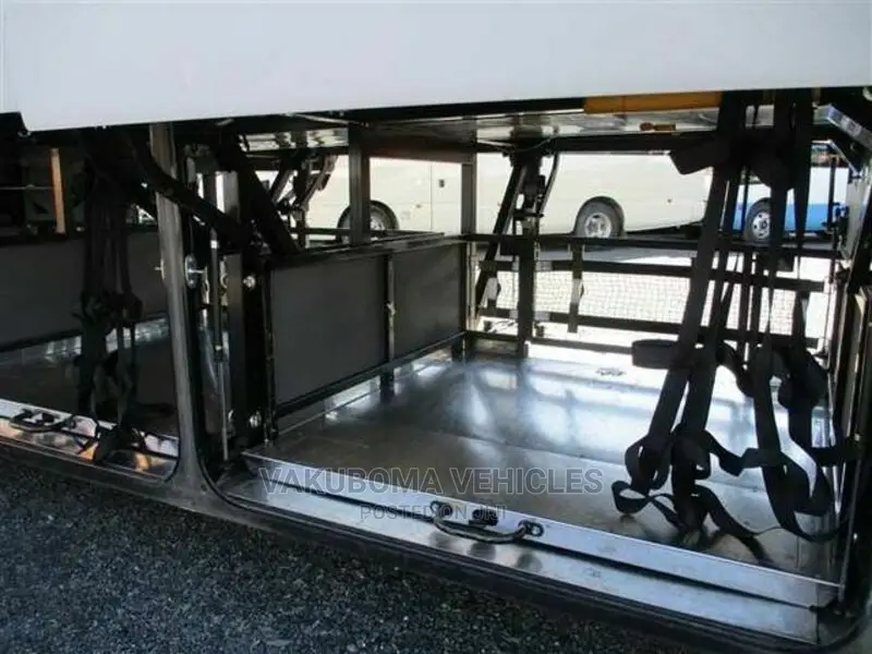 Isuzu Executive Bus 2009 White