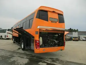 Isuzu Executive Bus 2010 Orange