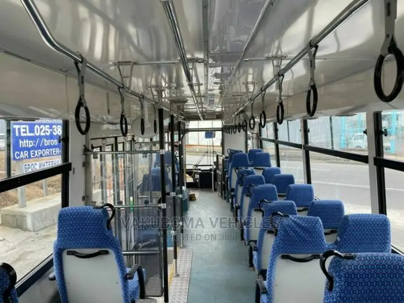 Isuzu Executive Bus 2001 White