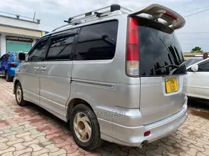 Toyota Noah 2004 Silver