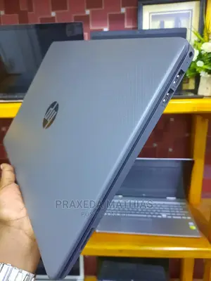New Laptop HP 250 G8 8GB Intel Core I5 HDD 1T